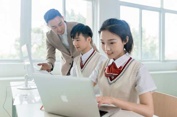 适合初中毕业女生学习的专业