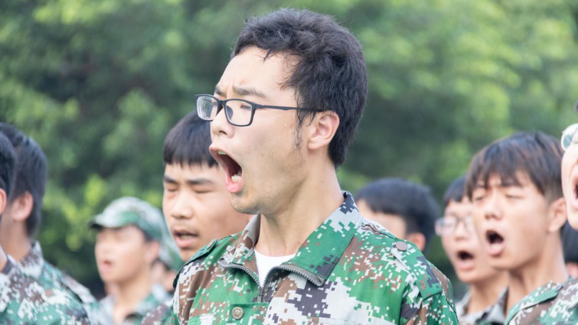 新華“三教三訓”之軍訓|揮灑汗水書寫迷彩青春！