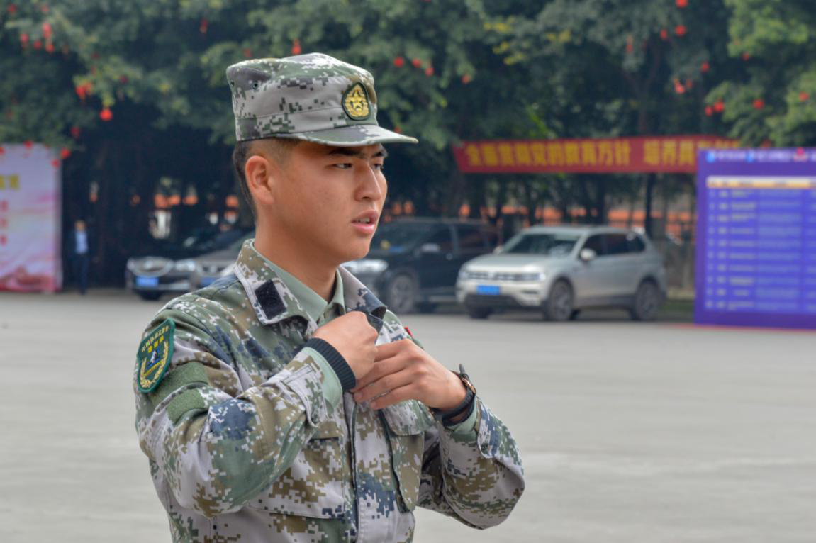 新華“三教三訓”之軍訓|揮灑汗水書寫迷彩青春！
