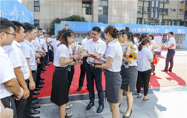 爱与责任，立德树人丨南京新华与你一起致敬教师节