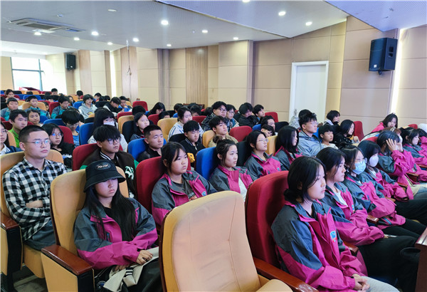 南京新华创就业指导中心举办专项就业指导讲座