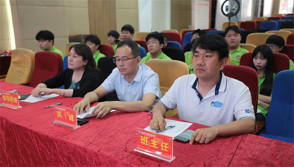 南京新华电脑专修学校互联网2303班结课答辩圆满落幕，学子展现专业技能与风采