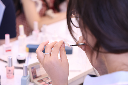 初中女生学美妆有前途吗? 初中女生学美妆有前途吗?