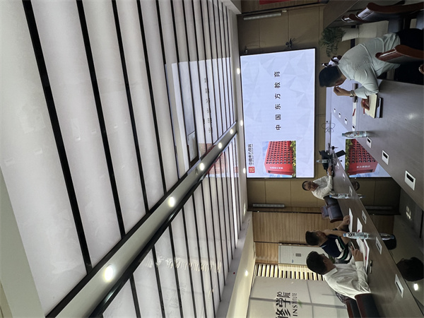 南京新华电脑专修学校与华天科技（南京）有限公司共研智能芯片封装检测专业发展