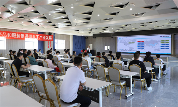 初中毕业男生学什么计算机相关专业有前途？