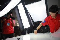 红队进行商品拍摄