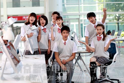 【社会热点】文科生没前途?转战IT逆袭圆梦