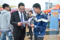 高院长与毕业生交流
