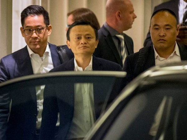 老总当保安_莞泰保安公司老总图片(2)