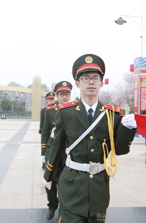 “国旗护卫队”同学们整装待发