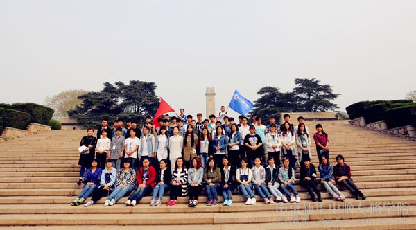 缅怀先烈 弘扬爱国情怀