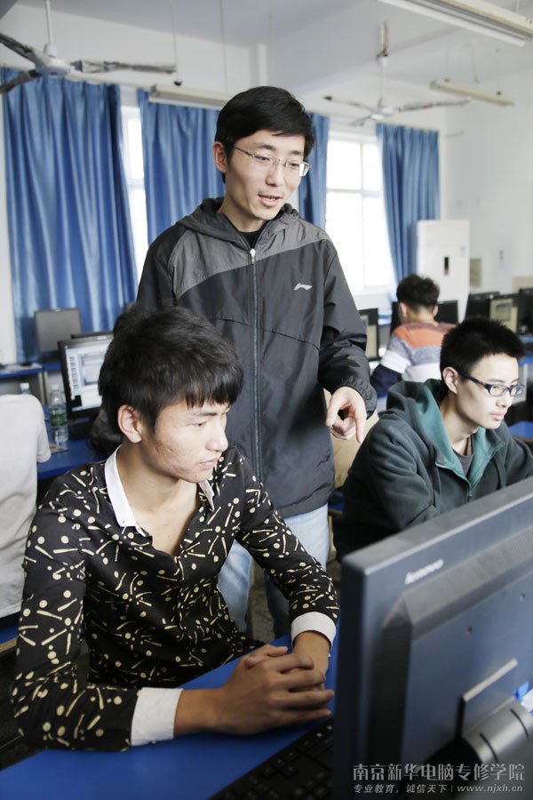 课堂上,张涛认真学习