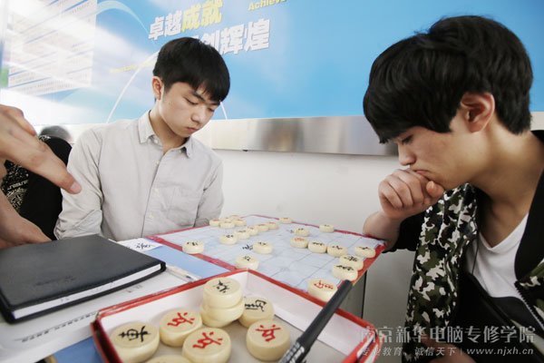 以棋为媒,丰富了全员师生的课余文化生活