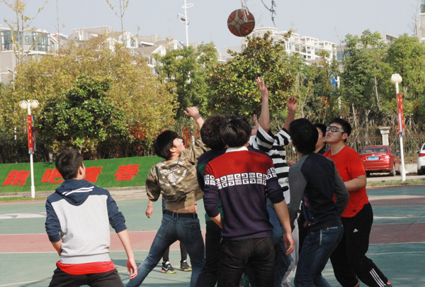 南京新华“冬日篮球火”比赛