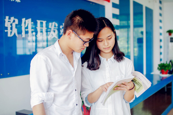 �Ͼ��»�����ר��ѧԺ��ʦ