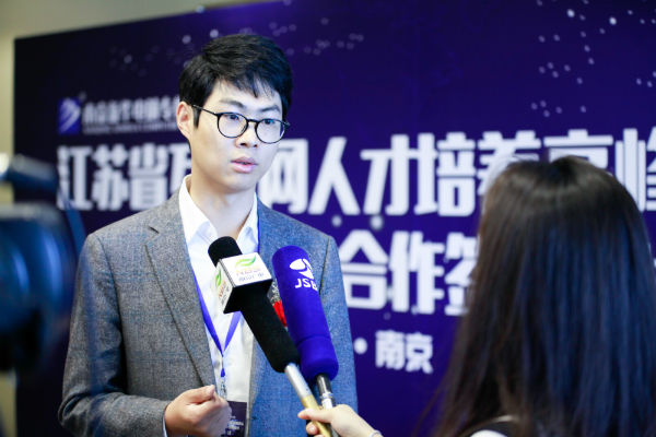 �Ͼ��»�����������