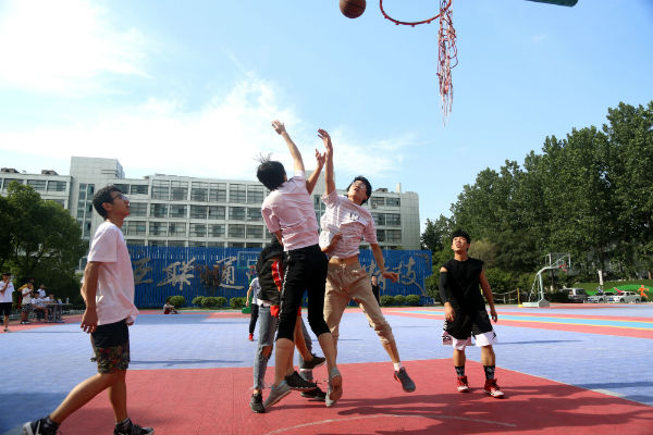 �Ͼ��»�����ר��ѧԺ