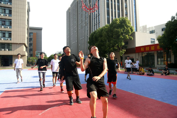 �Ͼ��»�����ר��ѧԺ