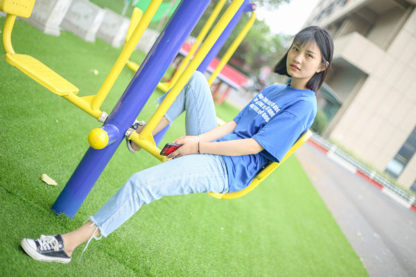 �Ͼ��»�����ר��ѧԺ