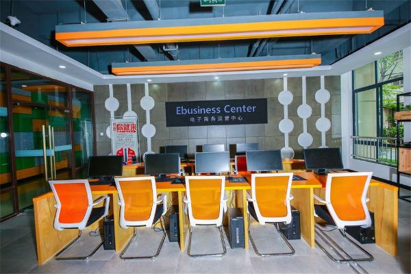 �Ͼ��»�����������